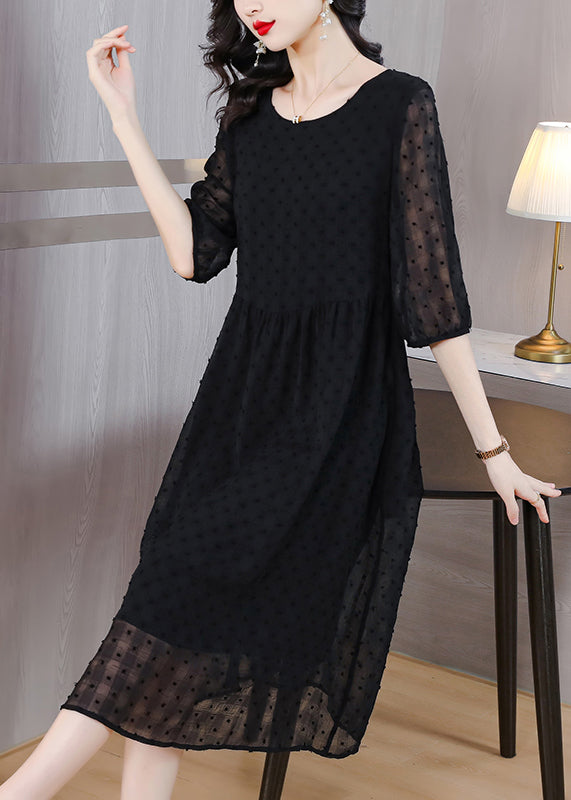 Well Tailored Dress with a Graceful Silhouette