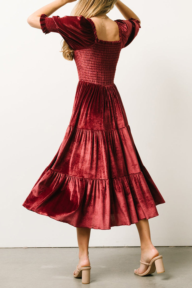 Effortlessly Elegant Dress with a Timeless Design