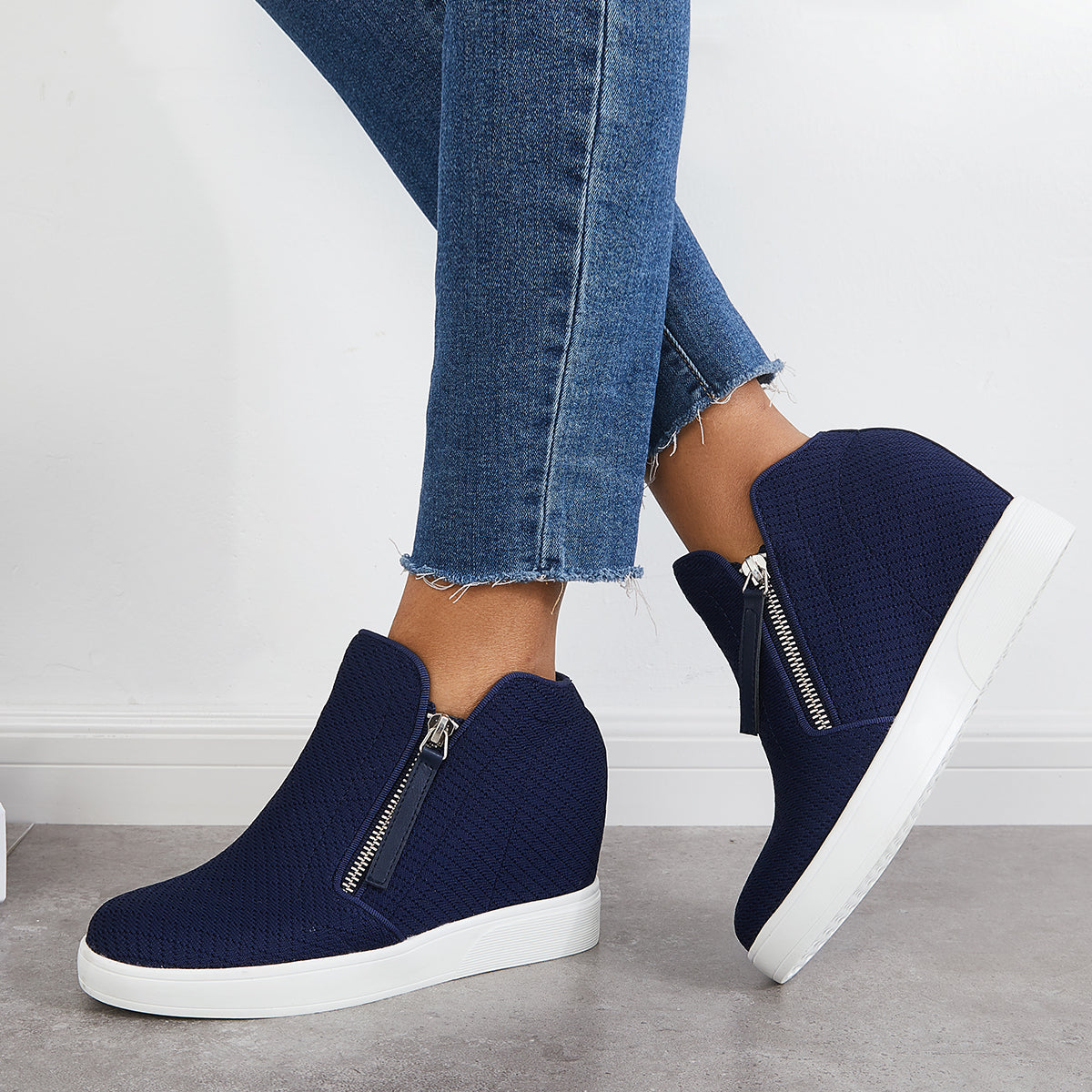 Classic Orthopedic Sneakers with Timeless Style