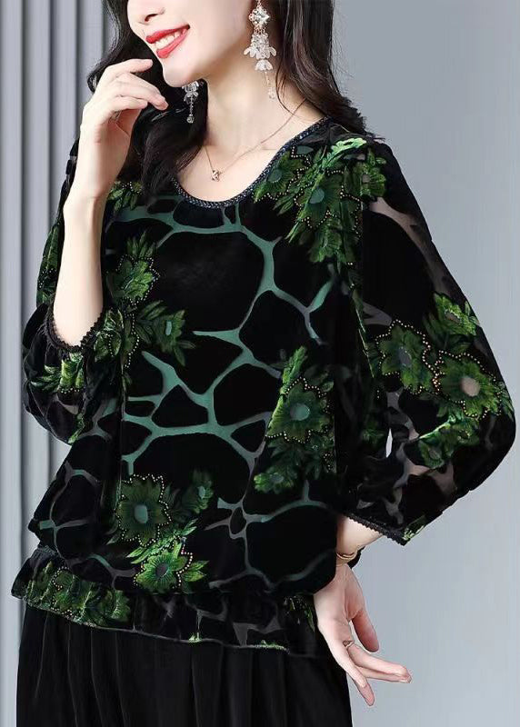 Classic Vintage Shirt with a Flattering Fit