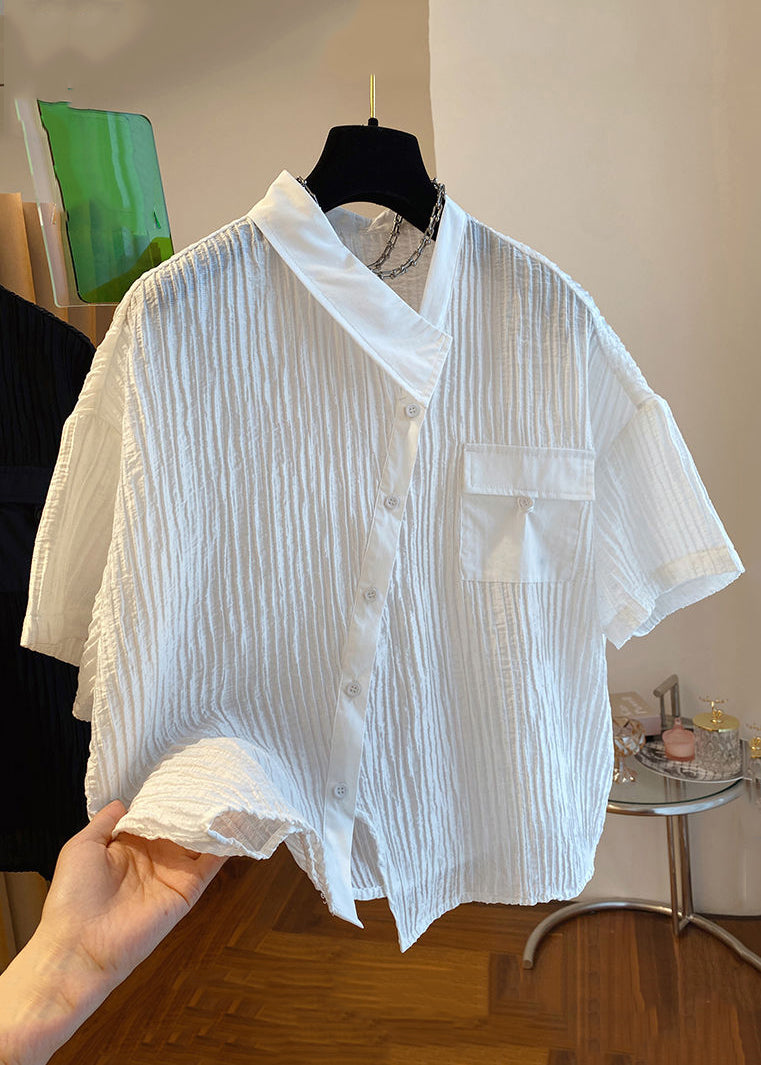 Well Tailored Blouse with a Graceful Silhouette