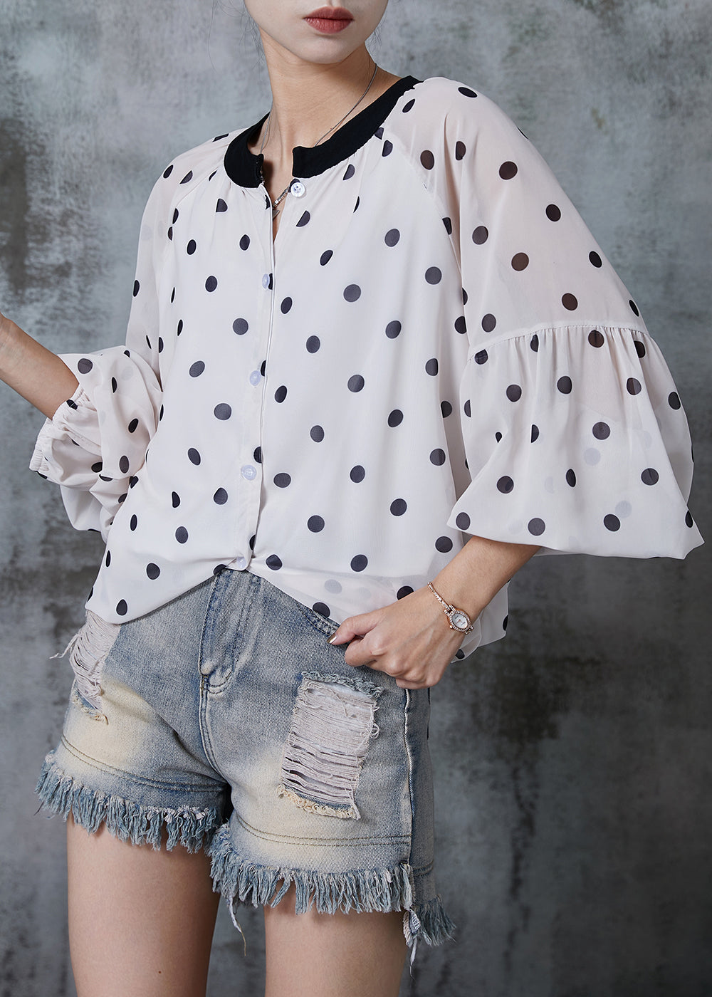 Effortlessly Elegant Shirt with a Timeless Design