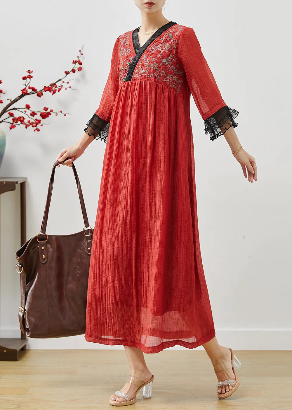 Beautifully Crafted Dress in a Classic Style