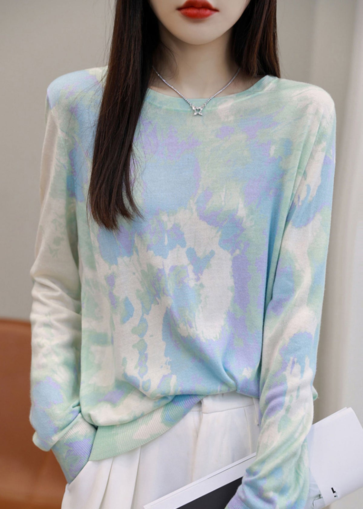 Effortlessly Elegant Top with a Timeless Design