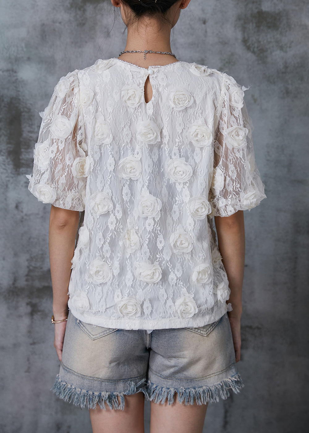 Well Tailored Shirt with a Graceful Silhouette