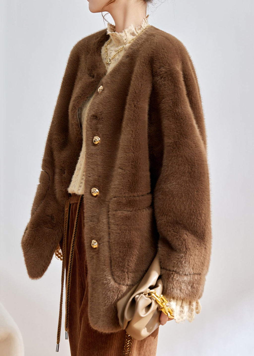 Effortlessly Elegant Jacket with a Timeless Design
