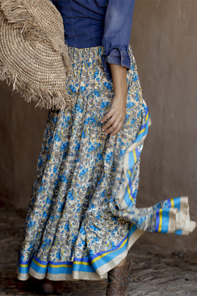 Effortlessly Elegant Garment with a Timeless Design