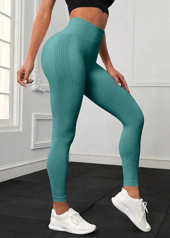 Well Tailored Pants with a Graceful Silhouette