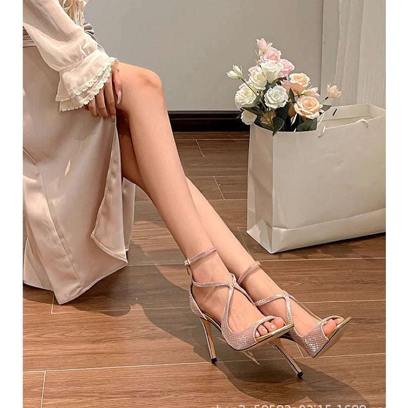 Chic Orthopedic Sandals with Unique Design