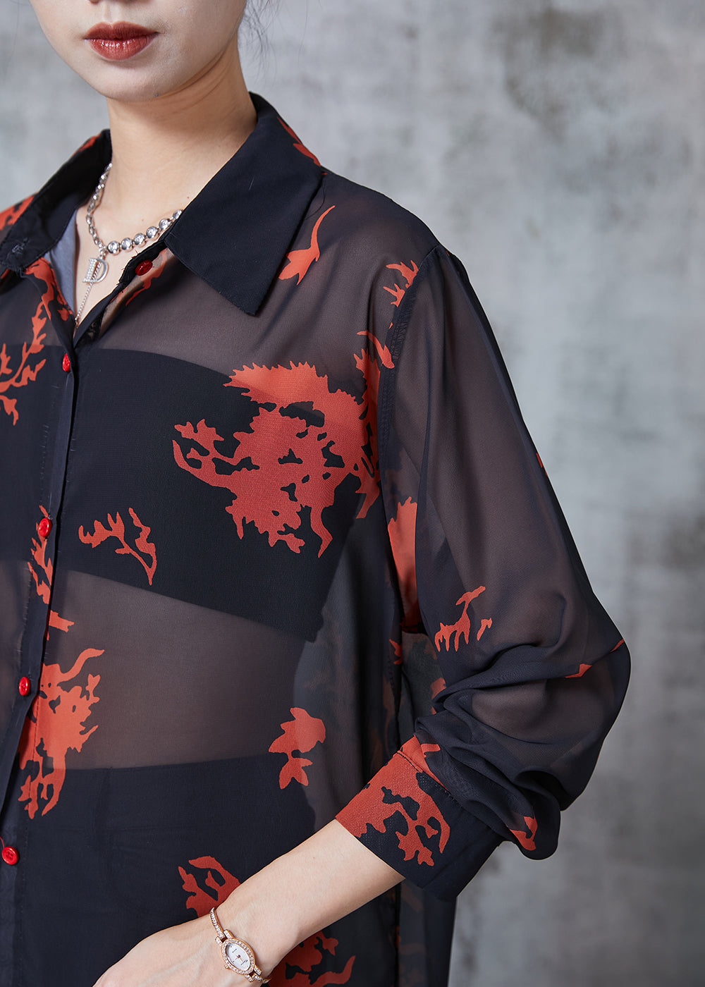 Effortlessly Elegant Blouse with a Timeless Design
