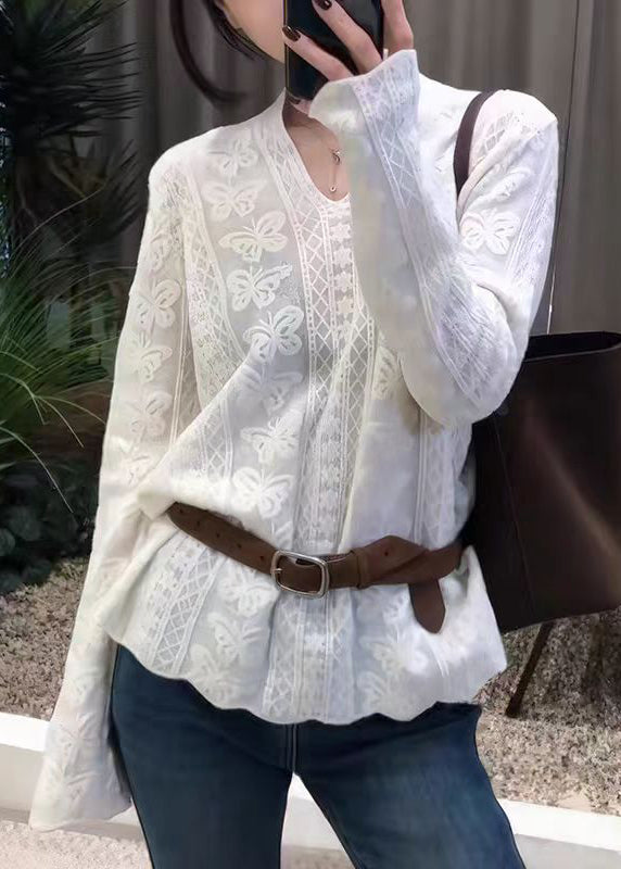Well Tailored Top with a Graceful Silhouette