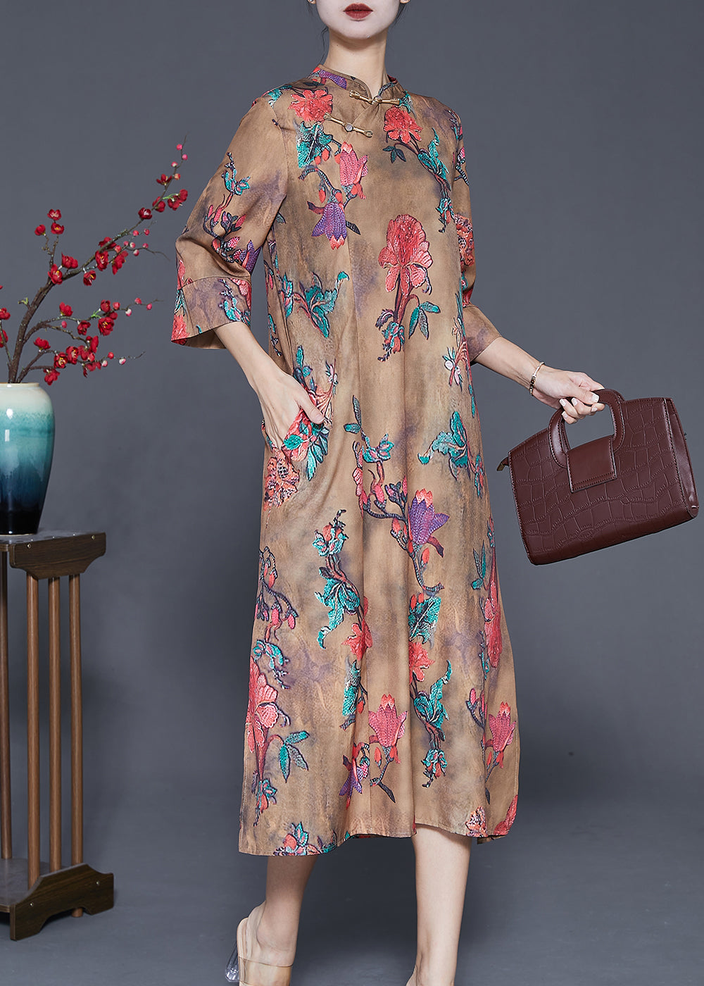 Well Tailored Dress with a Graceful Silhouette