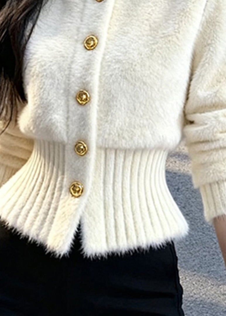 Effortlessly Elegant Cardigan with a Timeless Design