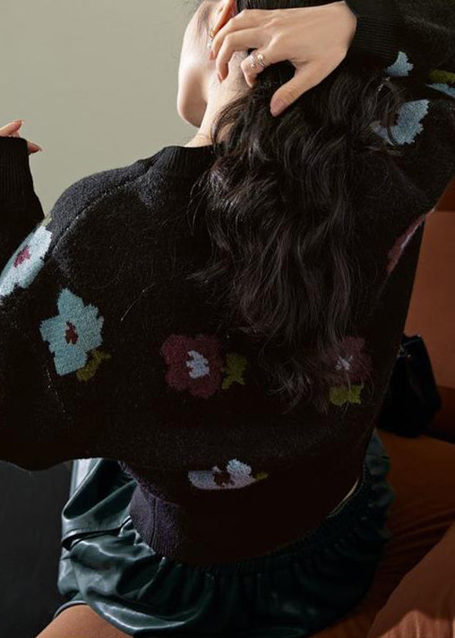 Beautifully Finished Sweater in a Timeless Design