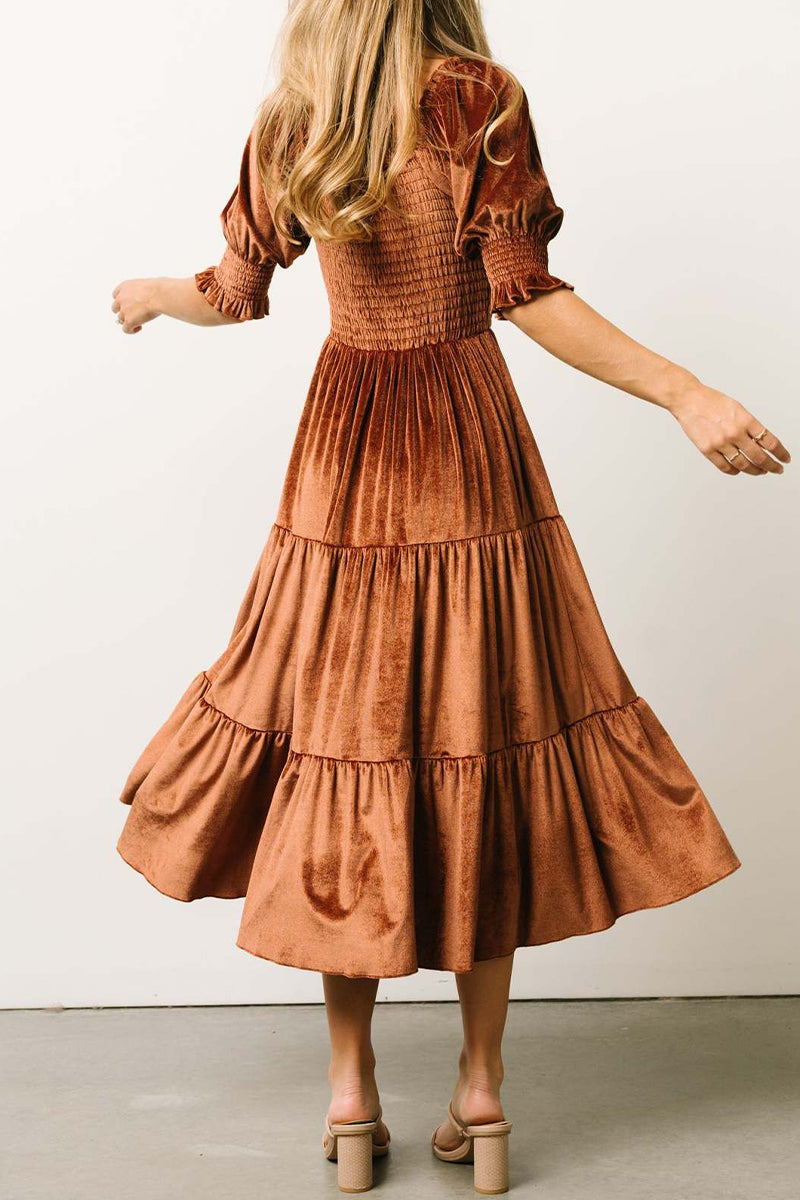 Effortlessly Elegant Dress with a Timeless Design