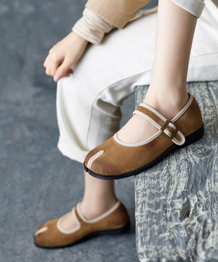 Graceful Orthopedic Flats for Modern Look