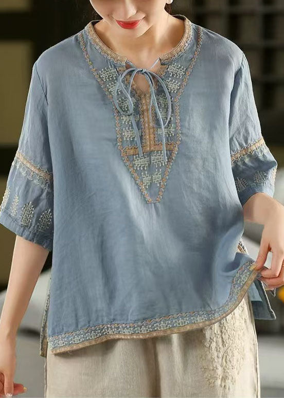 Well Tailored Top with a Graceful Silhouette