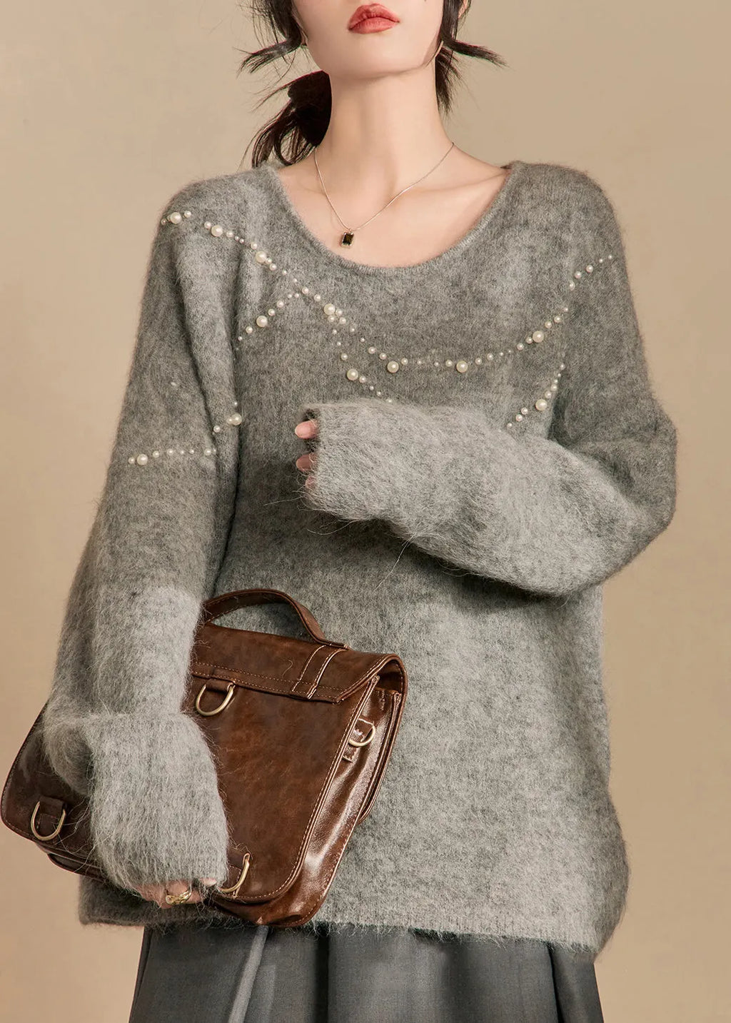 Effortlessly Elegant Sweater with a Timeless Design