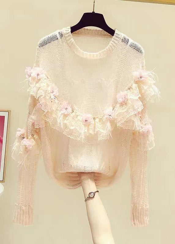 Well Tailored Sweater with a Graceful Silhouette