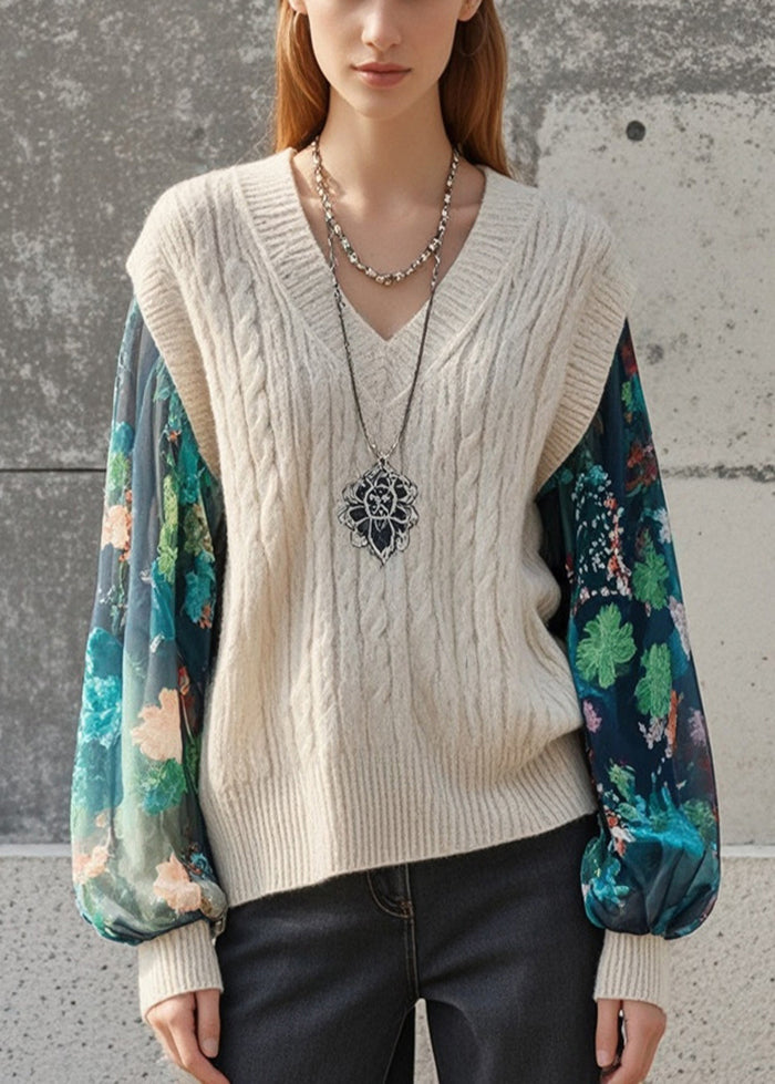Effortlessly Elegant Top with a Timeless Design