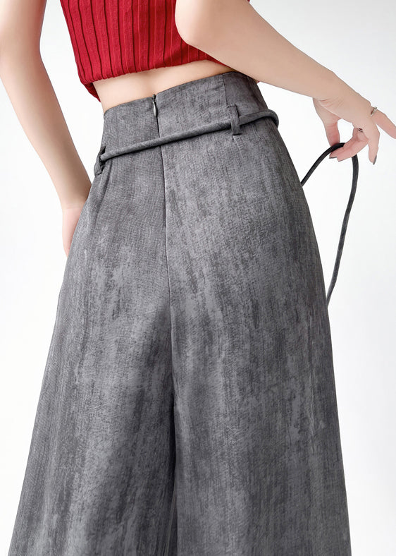 Classic Vintage Pants with a Flattering Fit