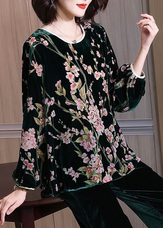 Effortlessly Elegant Top with a Timeless Design