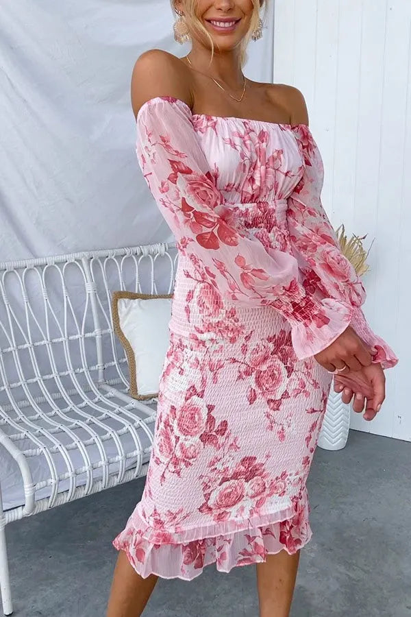 Classic Vintage Dress with a Flattering Fit