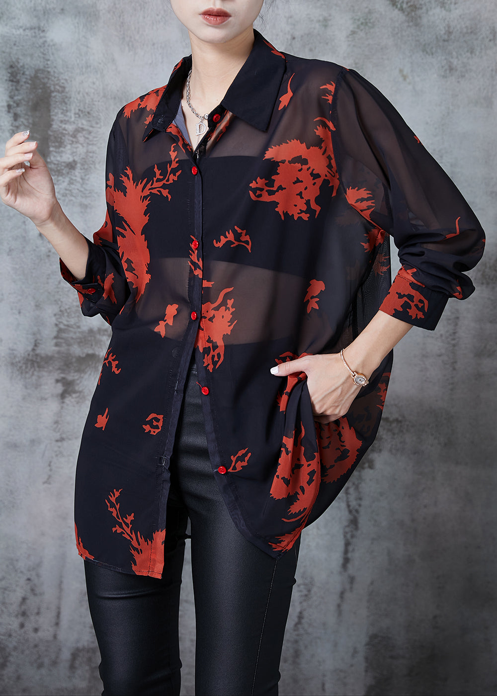 Effortlessly Elegant Blouse with a Timeless Design