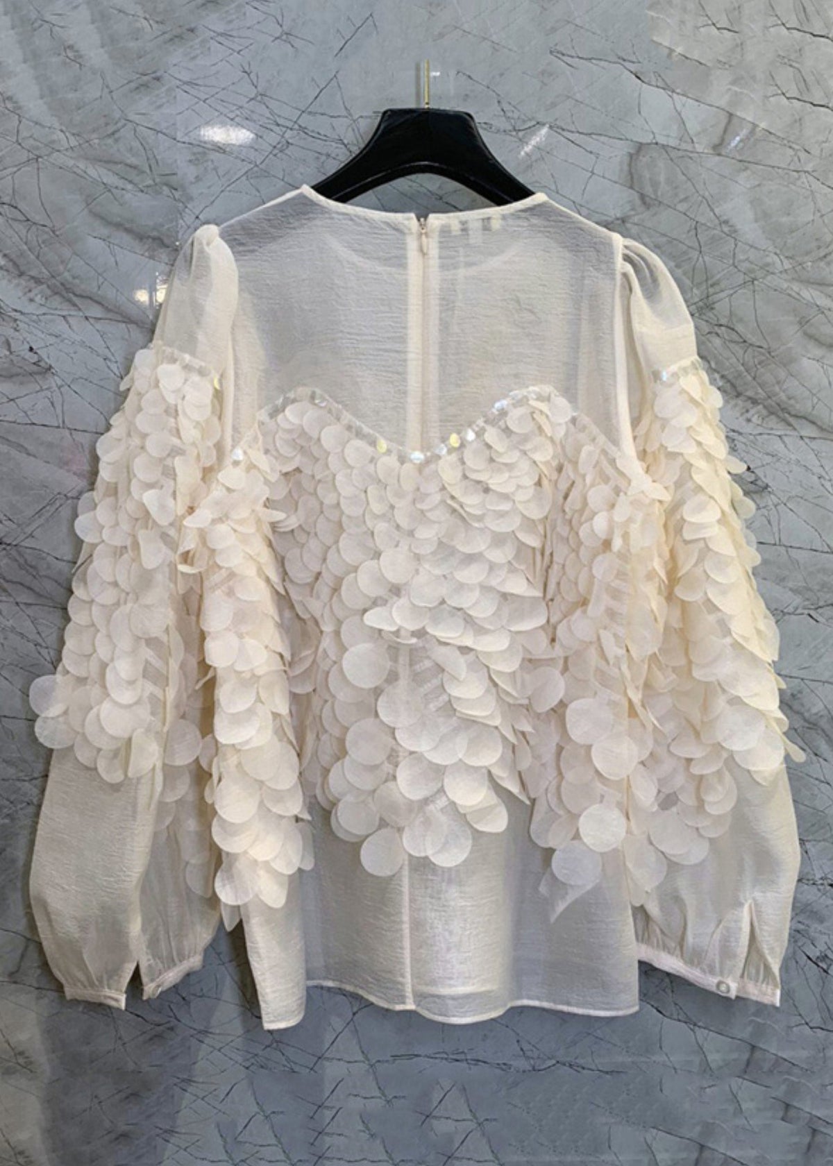Effortlessly Elegant Shirt with a Timeless Design