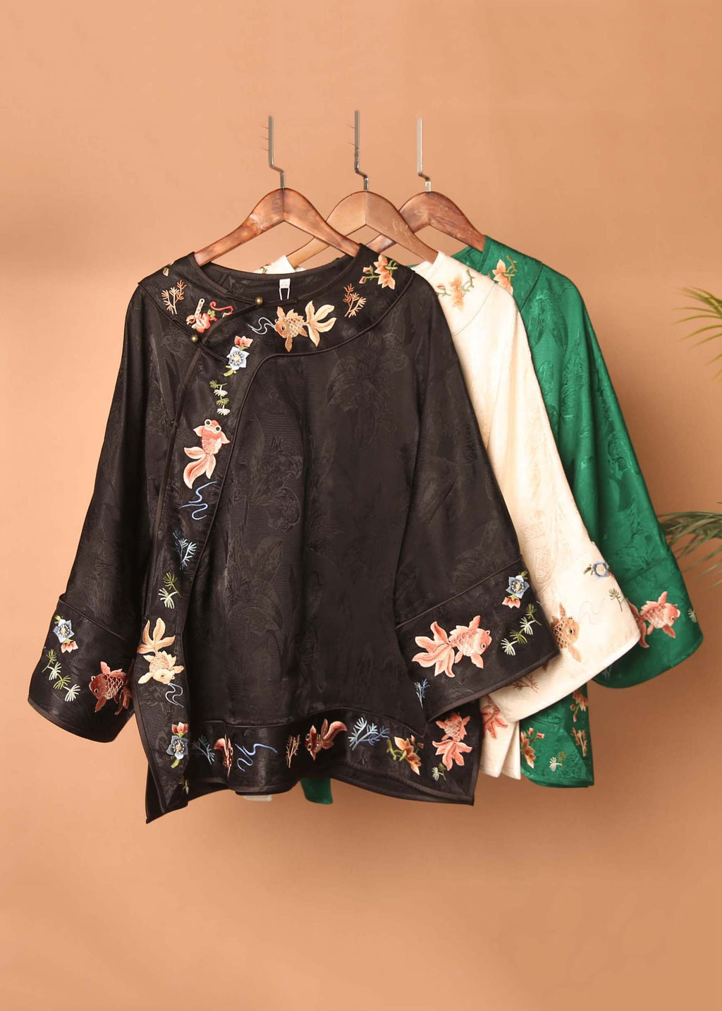 Well Tailored Blouse with a Graceful Silhouette