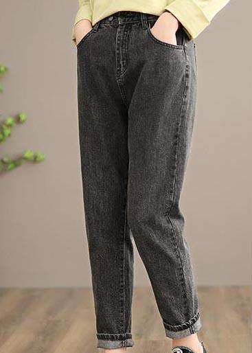 Well Tailored Trousers with a Graceful Silhouette