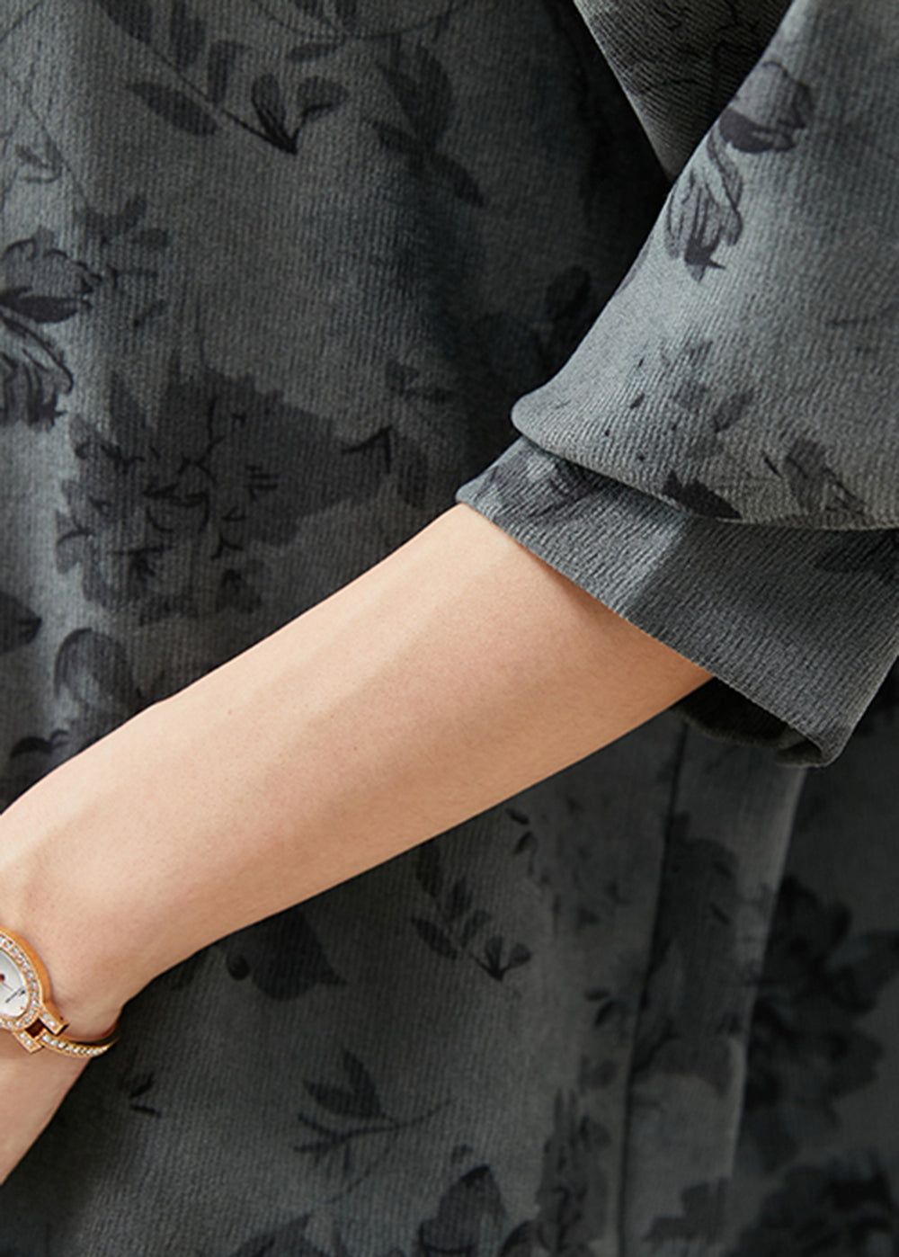 Classic Vintage Shirt with a Flattering Fit
