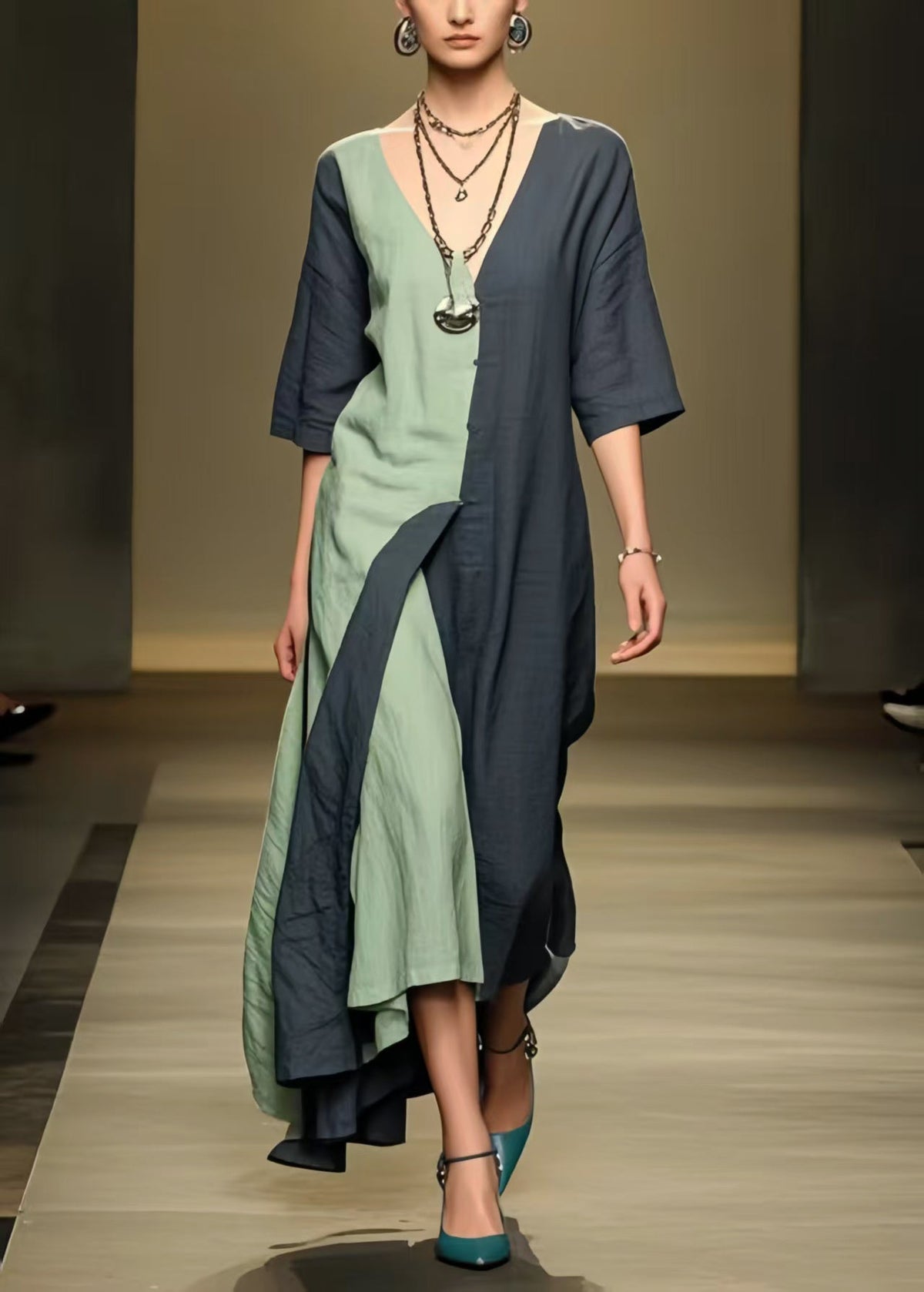 Gracefully Styled Dress for Any Occasion