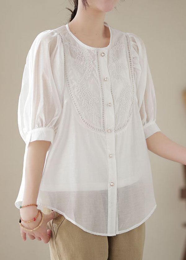 Effortlessly Elegant Top with a Timeless Design