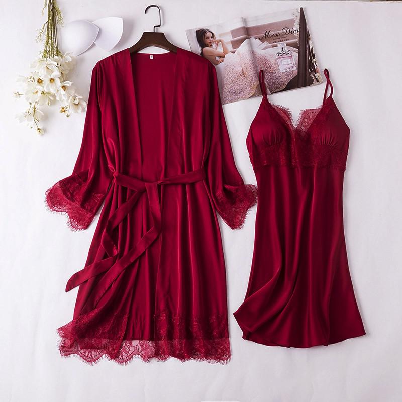 Finely Styled Garment with a Classic Vintage Look