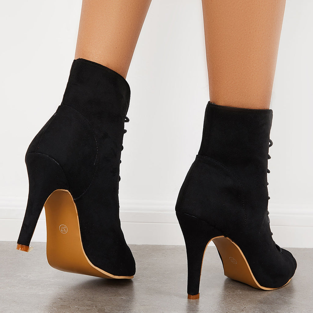 Graceful Orthopedic Boots for Modern Look