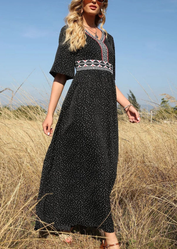 Effortlessly Elegant Dress with a Timeless Design