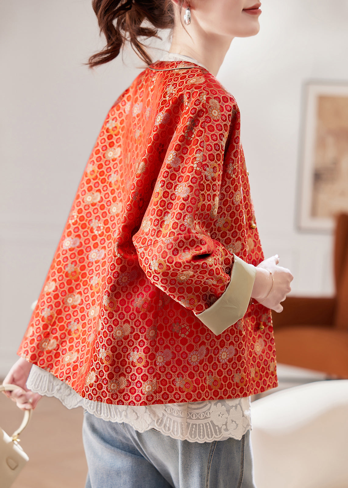 Beautifully Finished Coat in a Timeless Design