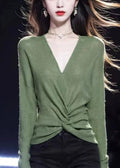 Well Tailored Sweater with a Graceful Silhouette