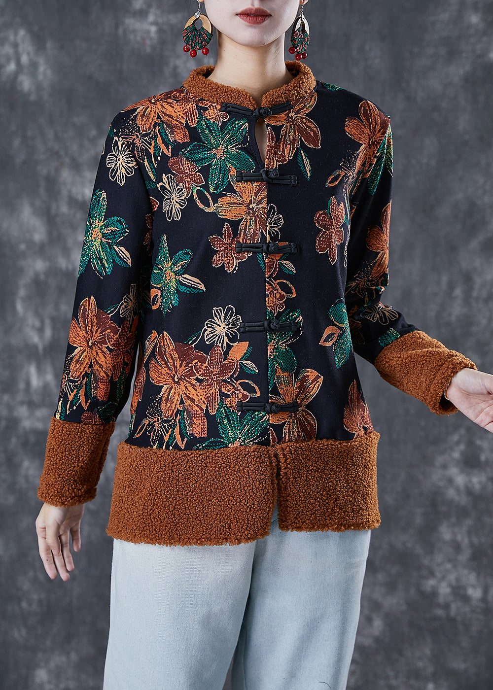 Beautifully Finished Coat in a Timeless Design