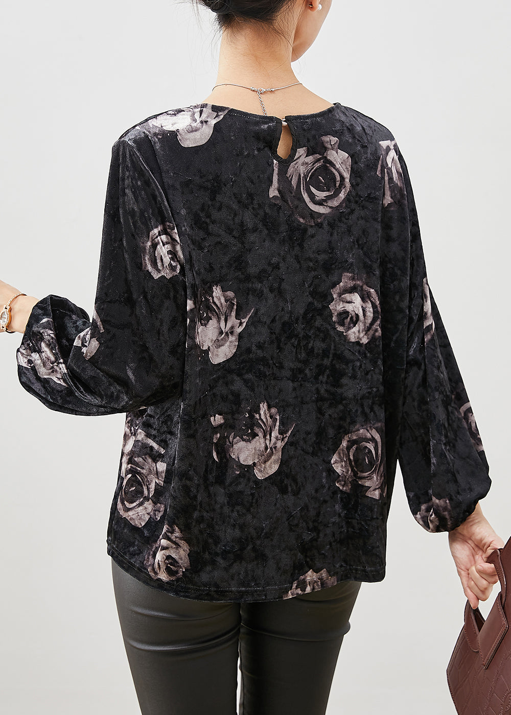 Classic Vintage Shirt with a Flattering Fit