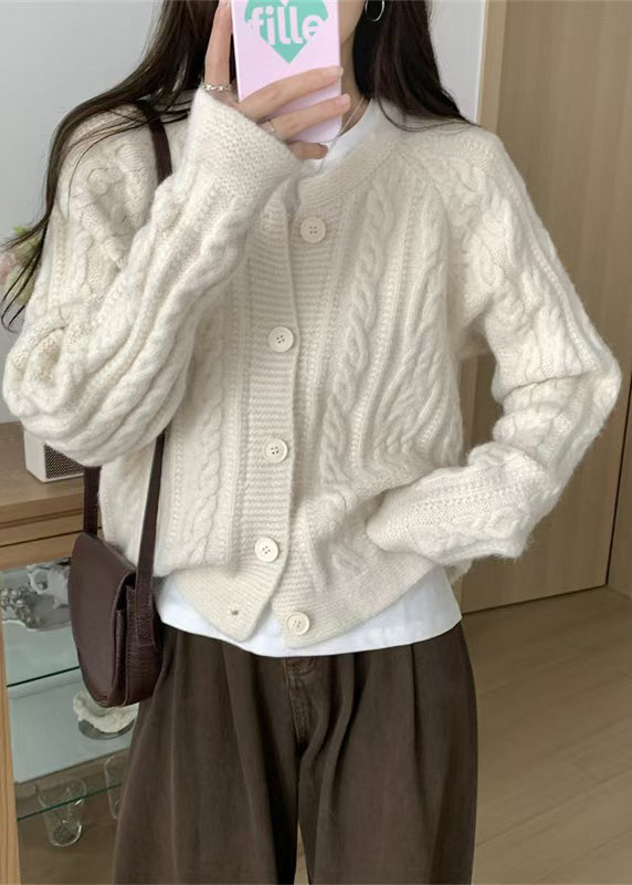 Elegantly Styled Coat for Everyday Wear
