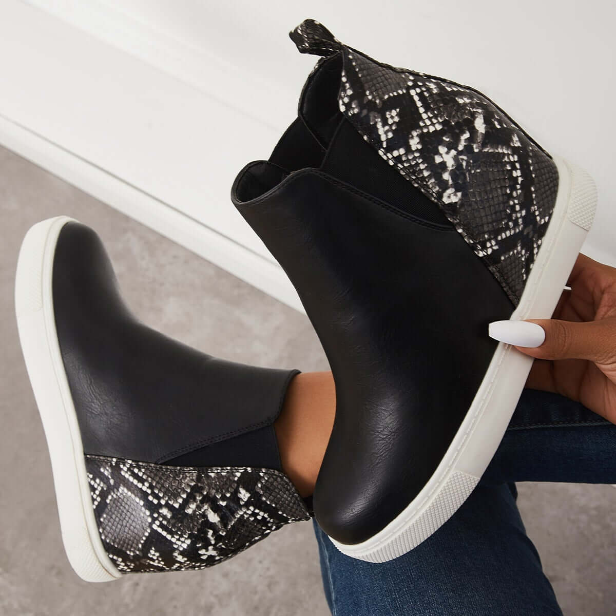 Chic Orthopedic Sneakers with Unique Design