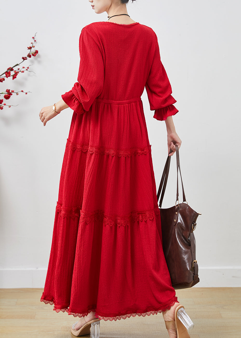 Effortlessly Elegant Dress with a Timeless Design