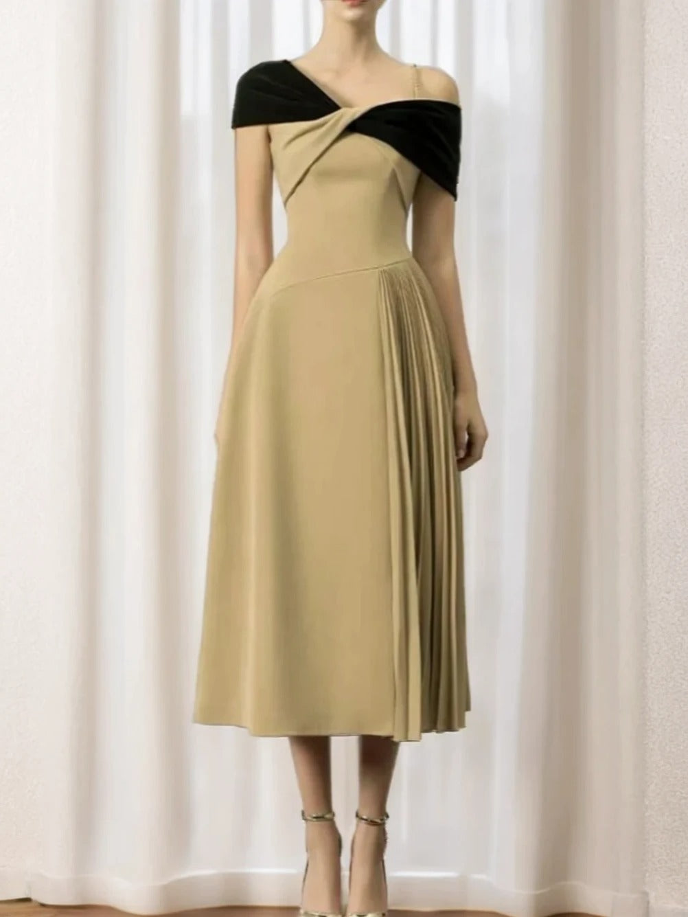 Polished Dress with an Effortless Classic Look