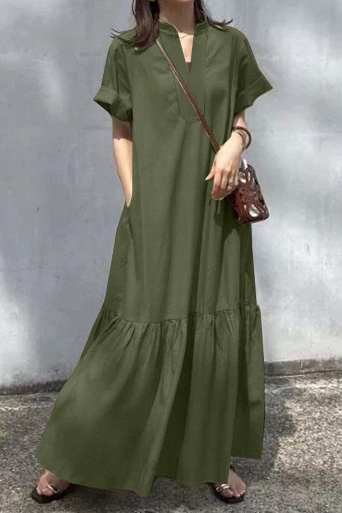 Beautifully Finished Dress in a Timeless Design