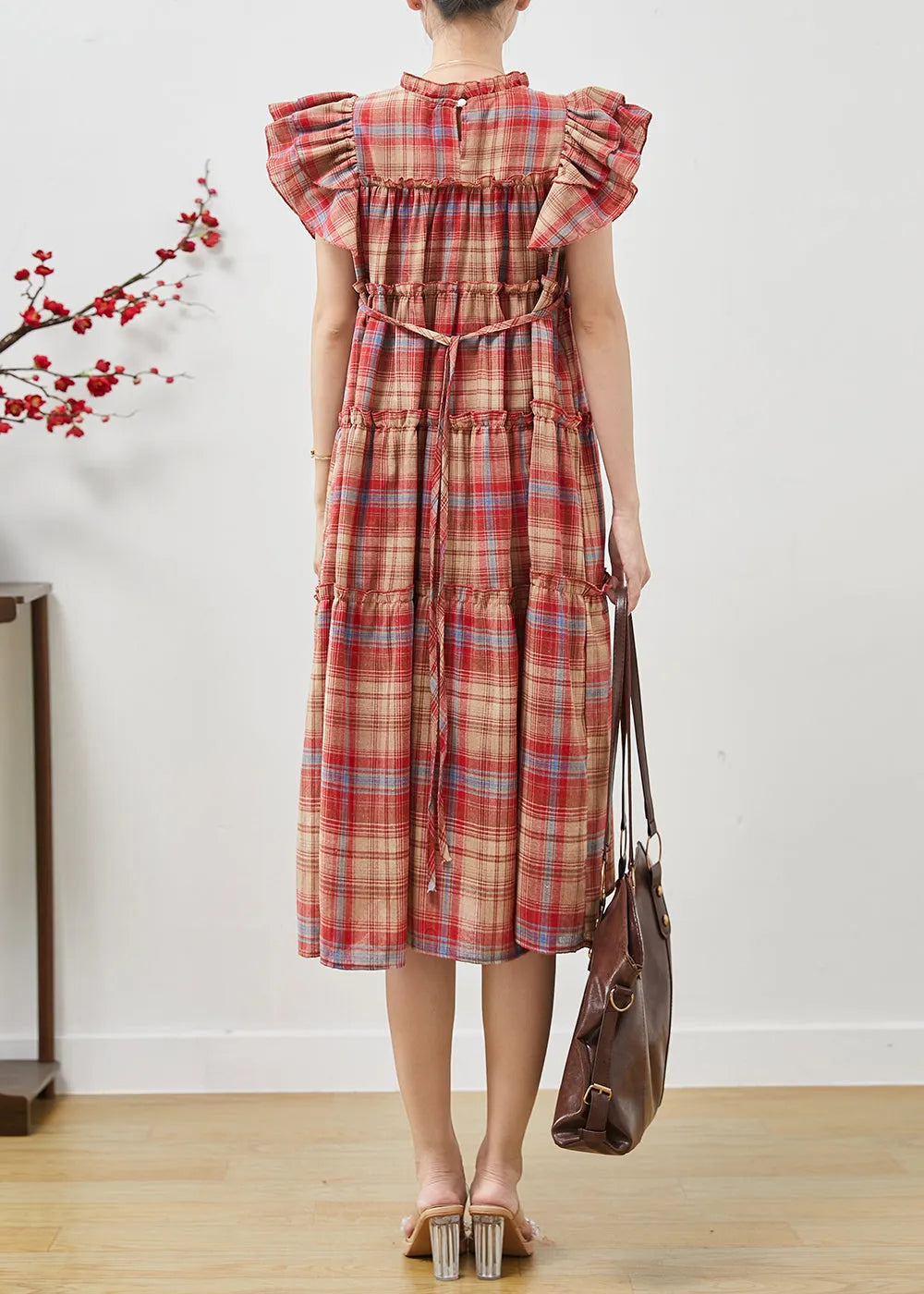 Well Tailored Dress with a Graceful Silhouette