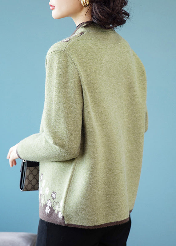 Elegantly Styled Coat for Everyday Wear