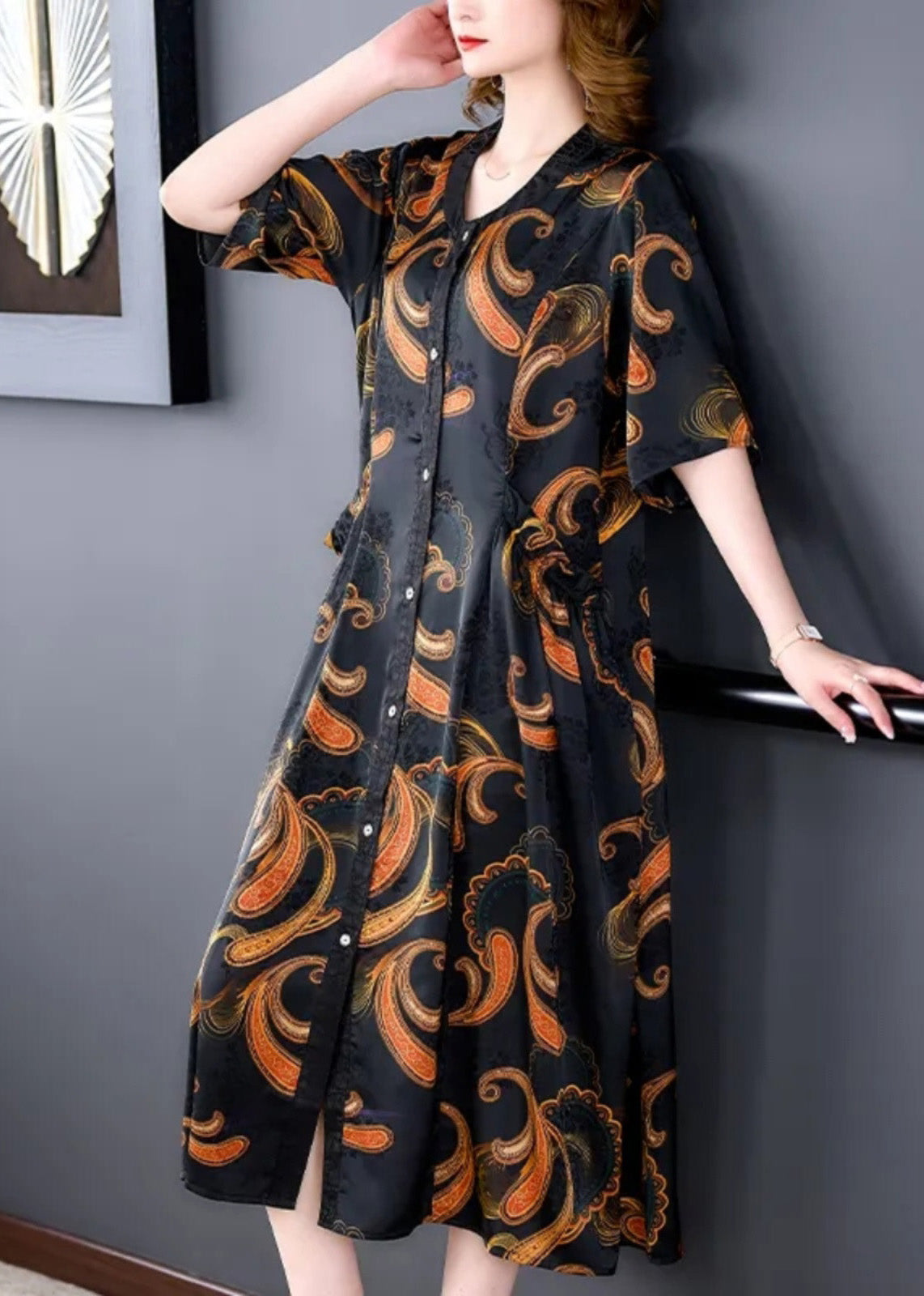 Gracefully Styled Dress for Any Occasion