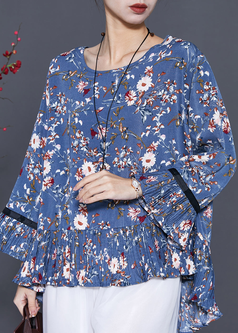 Sophisticated Blouse with a Clean Classic Look